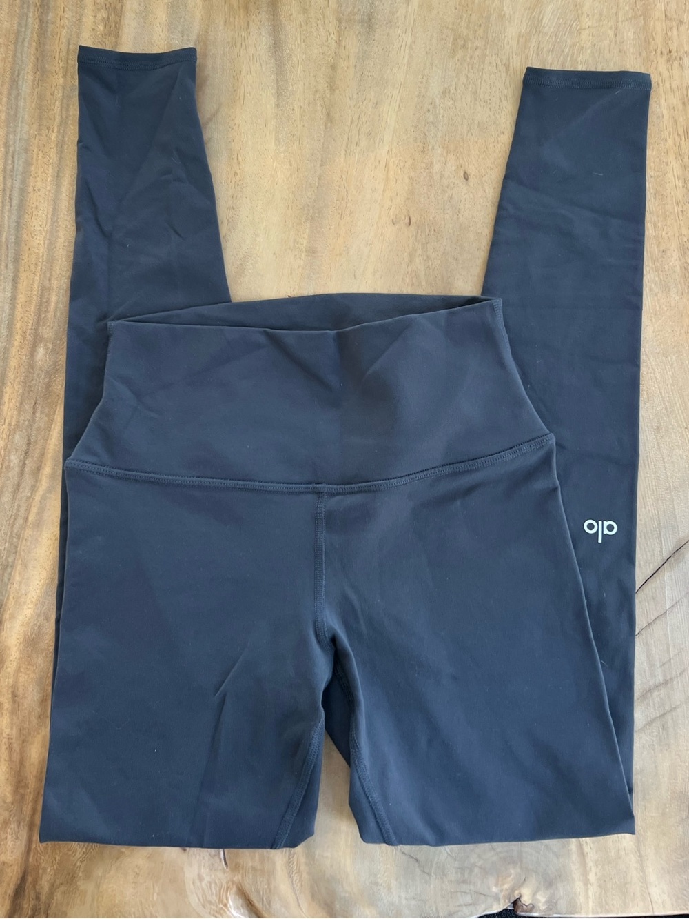 NWOT Alo Airbrush Dark grey leggings